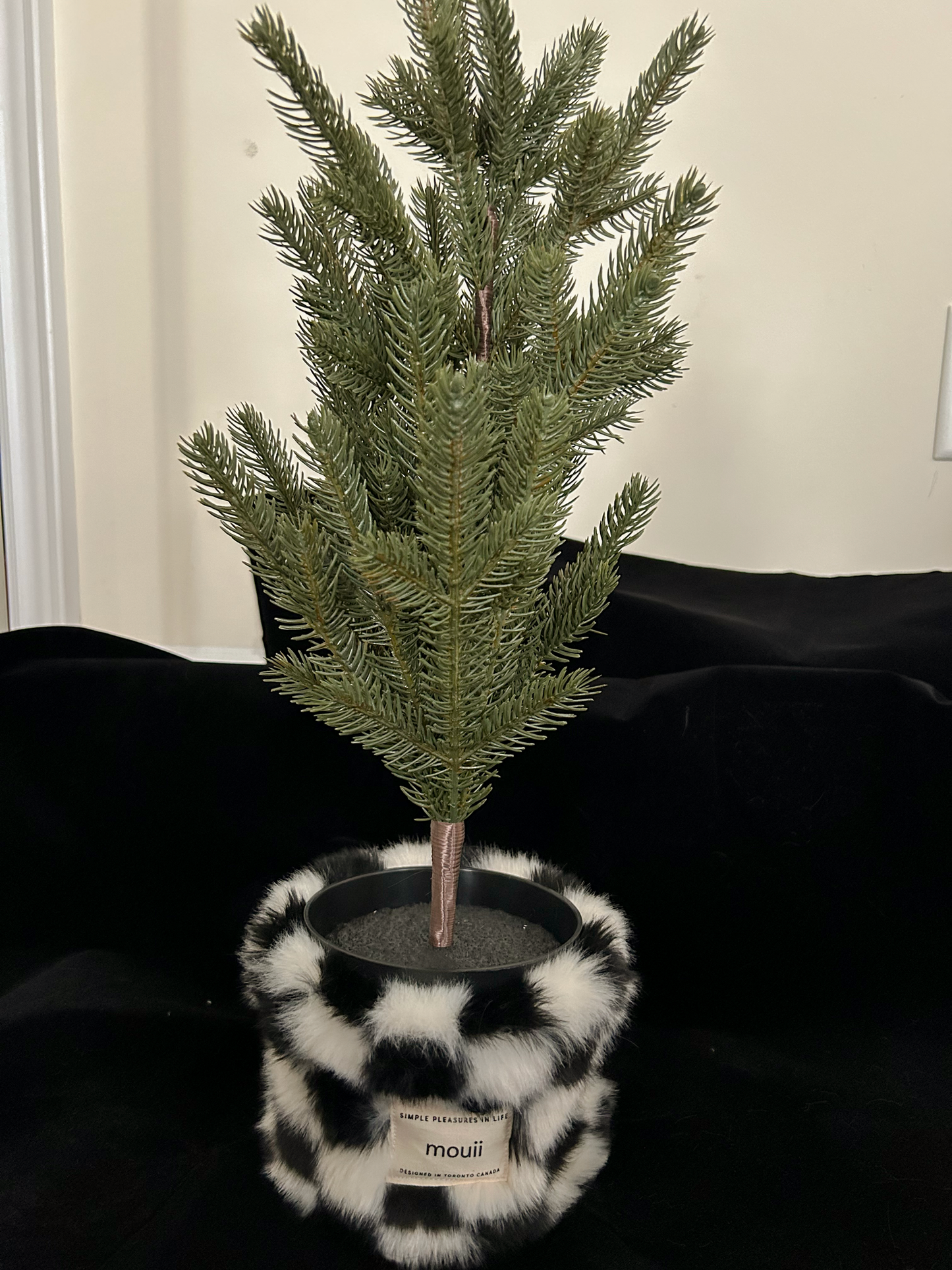 Fluffy planter